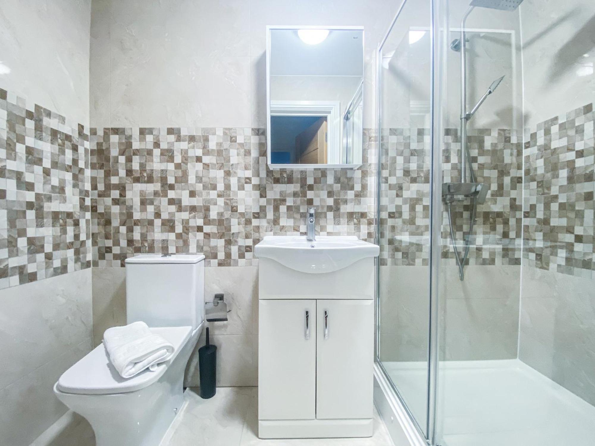 2 Bedroom City Centre Apartment In High Wycombe With Parking 外观 照片