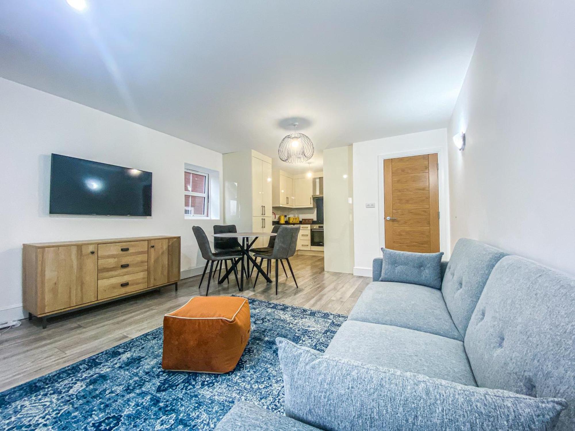2 Bedroom City Centre Apartment In High Wycombe With Parking 外观 照片