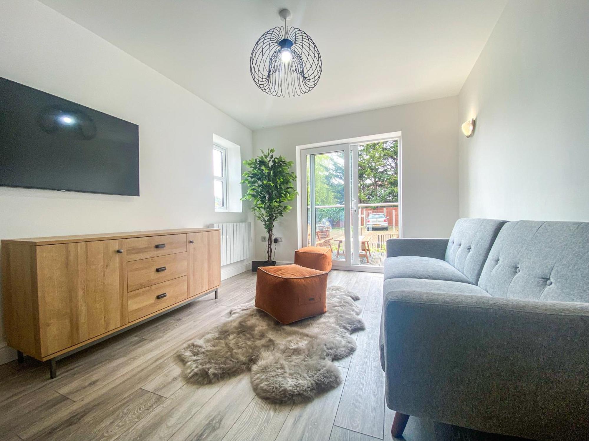 2 Bedroom City Centre Apartment In High Wycombe With Parking 外观 照片